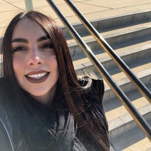 Meet your Posher, Alma